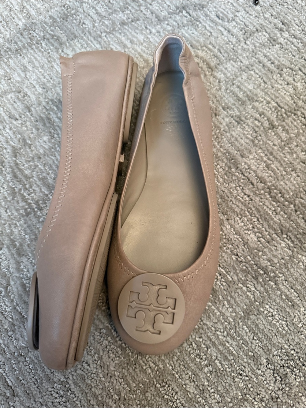 Tory Burch Blush Leather Logo Ballet Flats - Picture 2 of 2